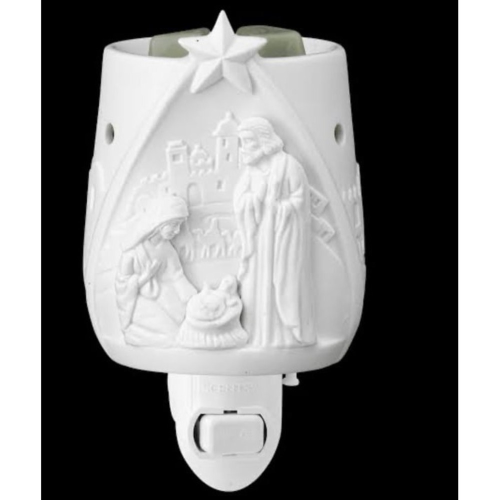 NEW Nativity Scene Scentsy Plug-in mini warmer. Ceramic Christmas Decor